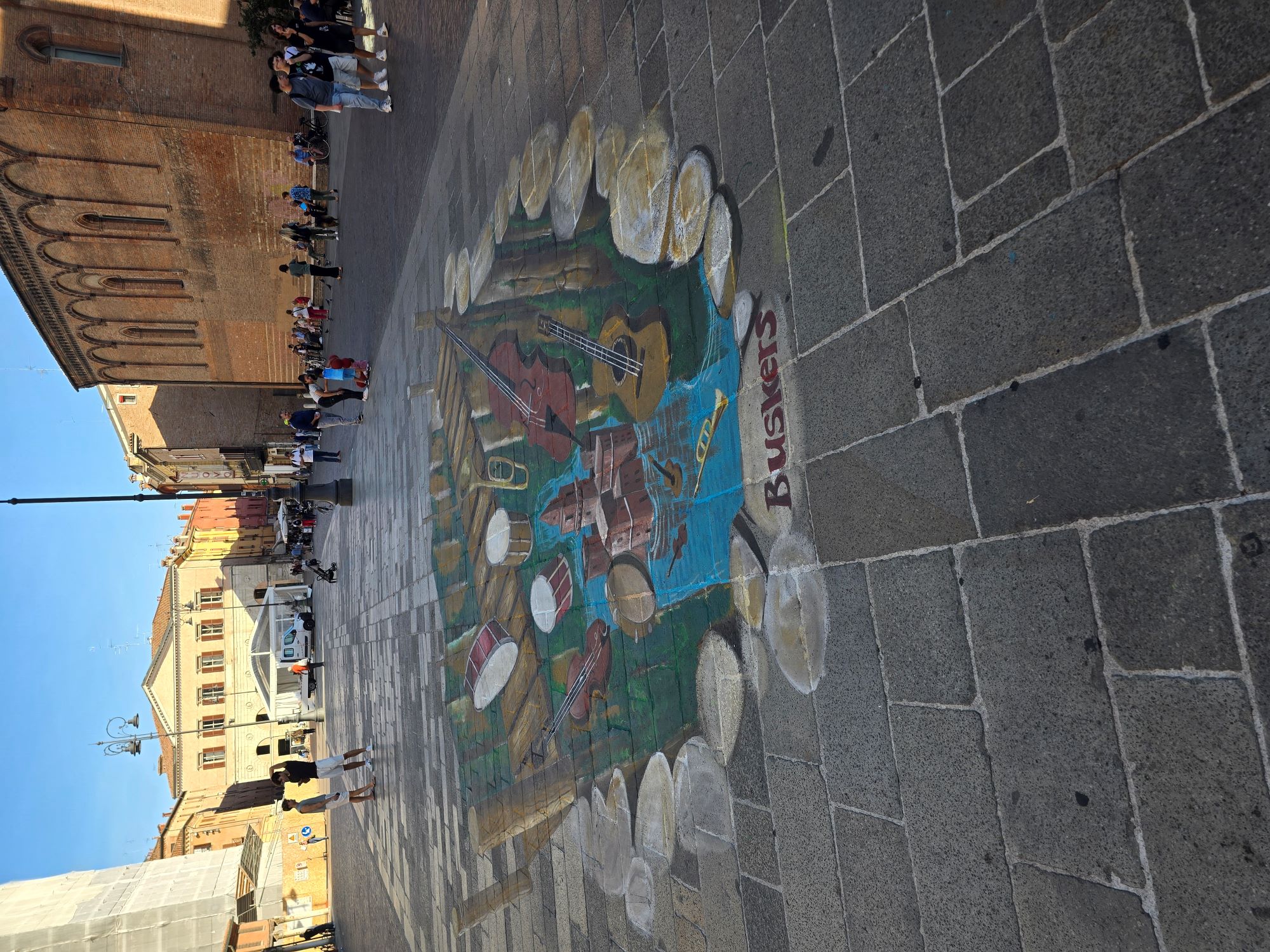 3D Buskers chalk art in Ferrara's piazza