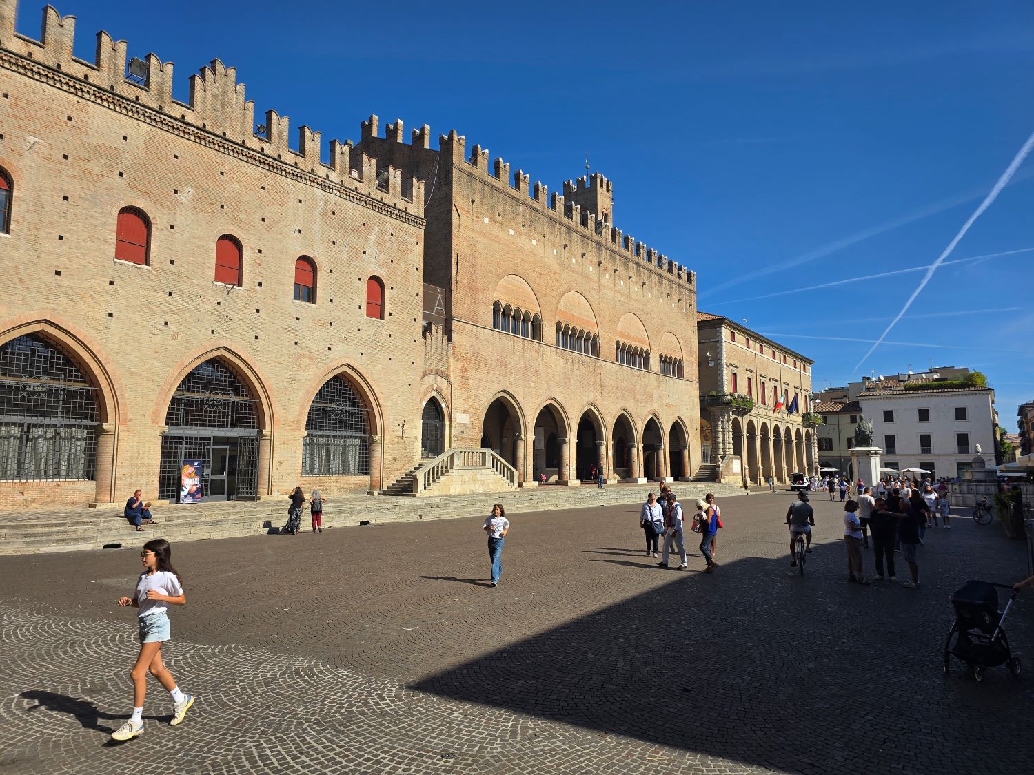 Piazza Cavour and the Palazzo dell'Arengo, Rimini old town